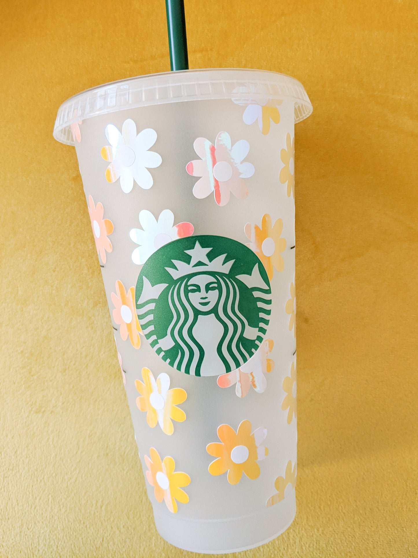 Sweet Daisy Vinyl Sheets to cover any smooth flat surface!