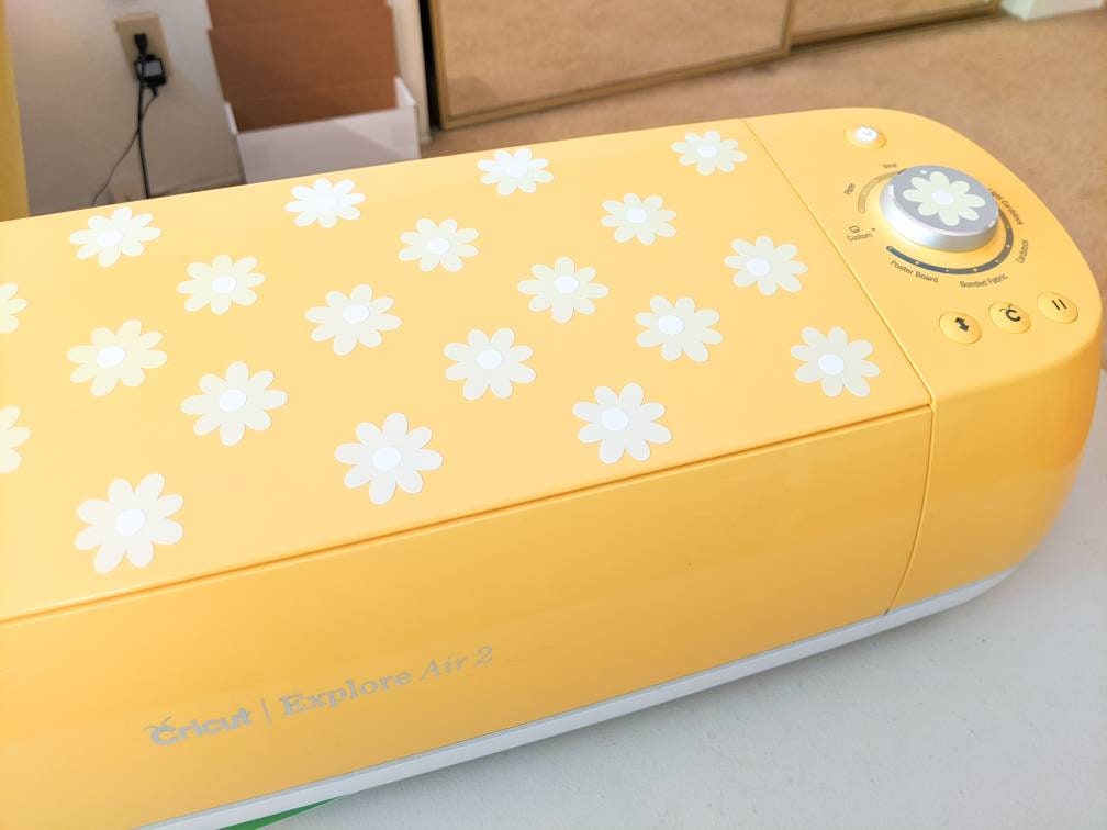 Sweet Daisy Vinyl Sheets to cover any smooth flat surface!